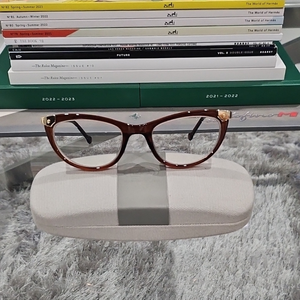 Elegant Brown Eyeglasses